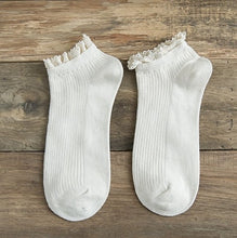 Load image into Gallery viewer, Soft Socks with Lace
