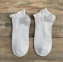 Load image into Gallery viewer, Soft Socks with Lace