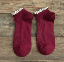 Load image into Gallery viewer, Soft Socks with Lace