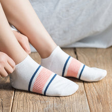 Load image into Gallery viewer, Colorful Striped Socks